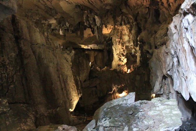 3 Days 2 Nights Unesco World Heritage Mulu 4 Showcaves - Day 1: Airport arrival and the 3-kilometer cave walk