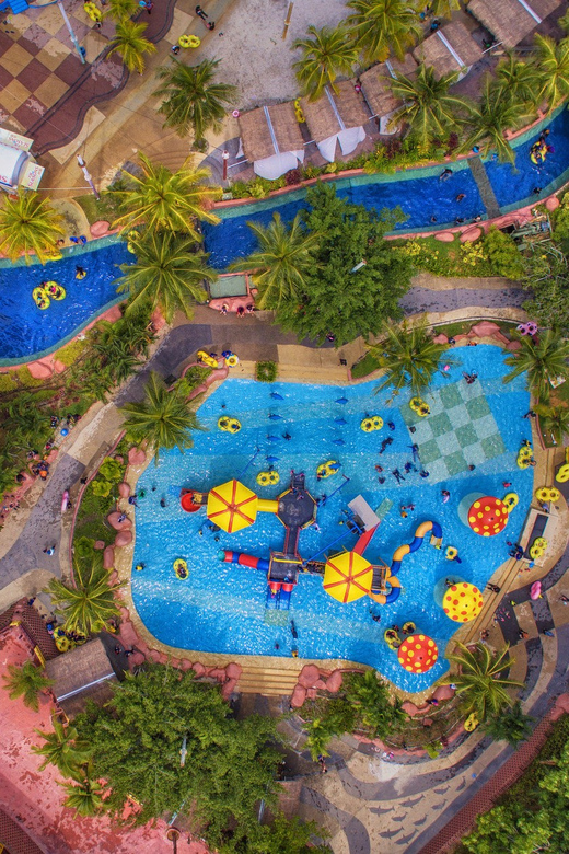 A'famosa Water Theme Park & Safari Wonderland Ticket - Safari Wonderland: animals, shows, and a close-up ride
