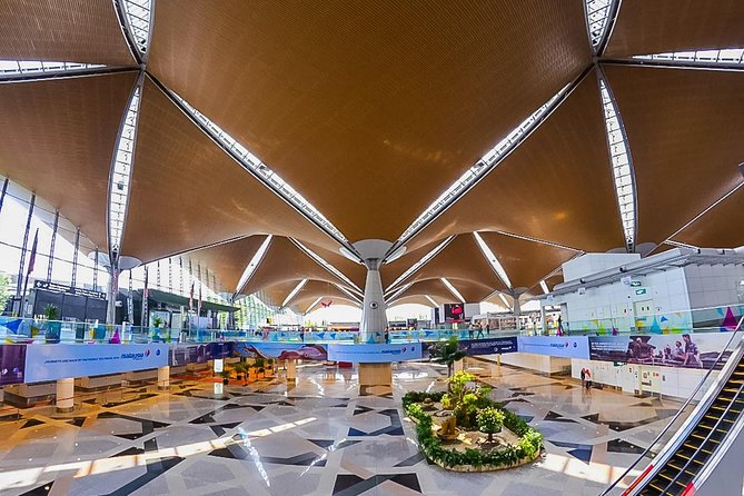 Arrival Transfer : Kuala Lumpur Airport - Waiting, traffic, and the limits of a shared ride