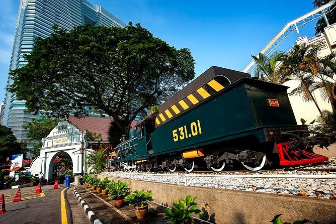 Best of Kuala Lumpur City Tour Including National Museum and National Monument - National Mosque: Malaysia after independence