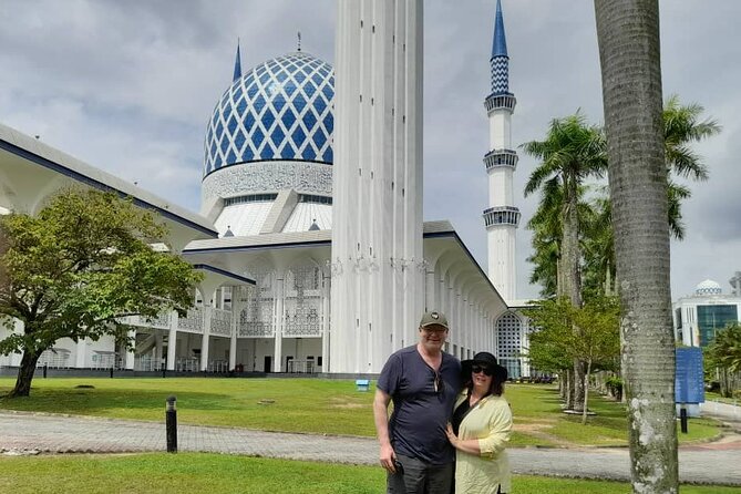 Blue Mosque And Batu Caves Private Tour from Kuala Lumpur - Cancellation and Booking Details