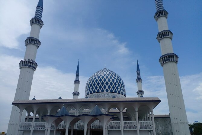 Blue Mosque And Batu Caves Private Tour from Kuala Lumpur - A Driver, Not Necessarily a Guide