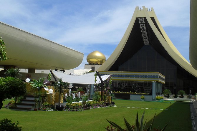 Brunei Heritage Tour - Omar Ali Saifuddien Mosque and the royal barge