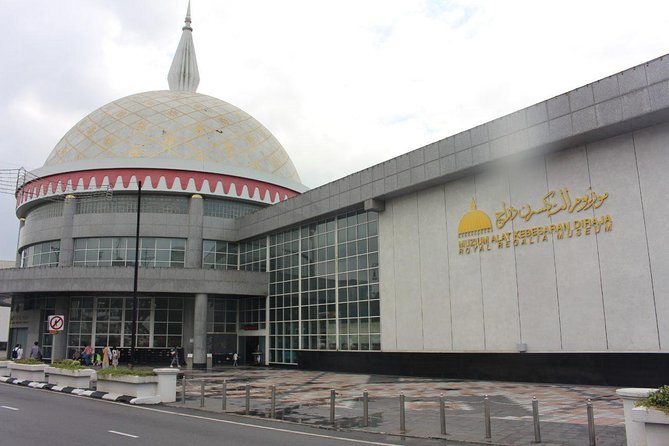 Brunei Heritage Tour - Istana Nurul Iman from the outside