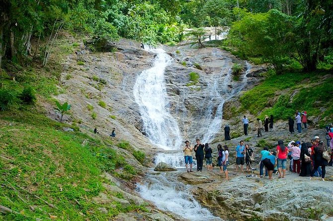 Cameron Highland Day Tour from Kuala Lumpur - Farms, markets, and strawberry picking