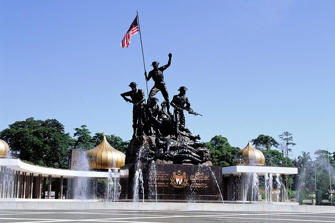 City and Batu Caves Tour - Petronas Twin Towers: famous, but admission costs extra