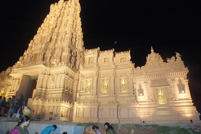 City Tour with Batu Cave and Fireflies Tour - Merdeka Square and the meaning of independence