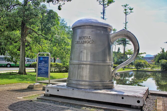 Country & Batu Caves Half-Day Tour (Private Tour) - The private vehicle and guide setup