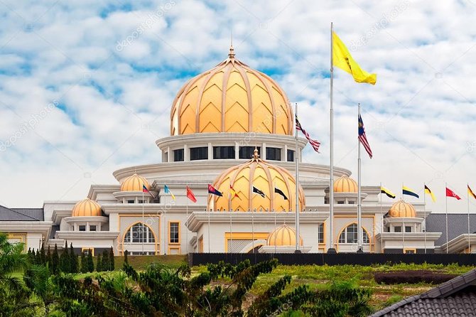 Day Trip frm Port Klang: Kuala Lumpur Famous Landmarks with Lunch - Starting at Port Klang and heading toward the city