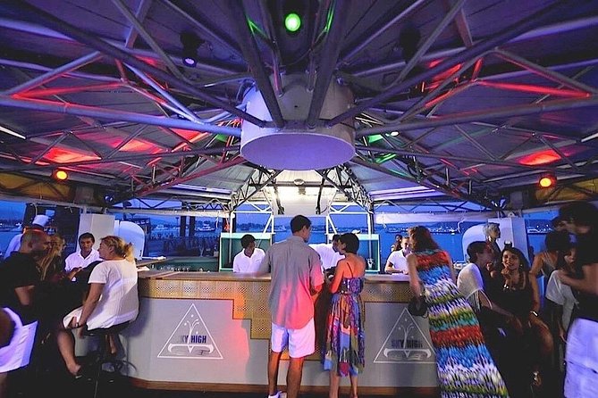 Dickson Dragon Amazing Sunset Cruise - The salt-water jacuzzi comes with a weather warning