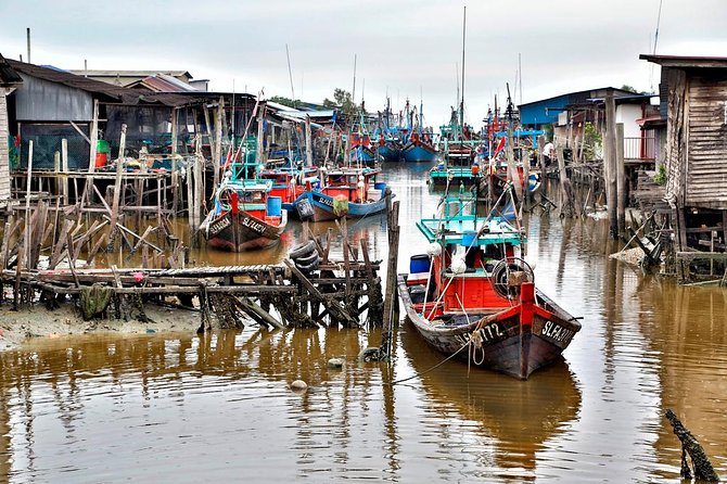 Fireflies Tour and Batu Cave Visit with Boat Ride and Seafood Dinner - A long afternoon that ends in darkness
