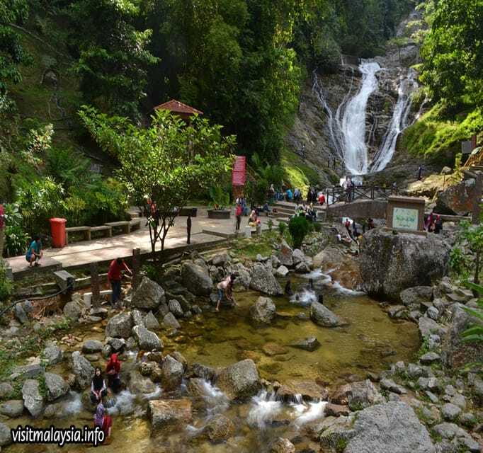 From Kuala Lumpur: Cameron Highlands Day Trip with Transfers - Rose gardens and the appeal of small stops