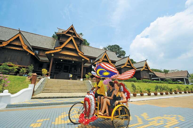 From Kuala Lumpur: Full-Day Historical Tour of Malacca - Jonker Street is more than an antique lane