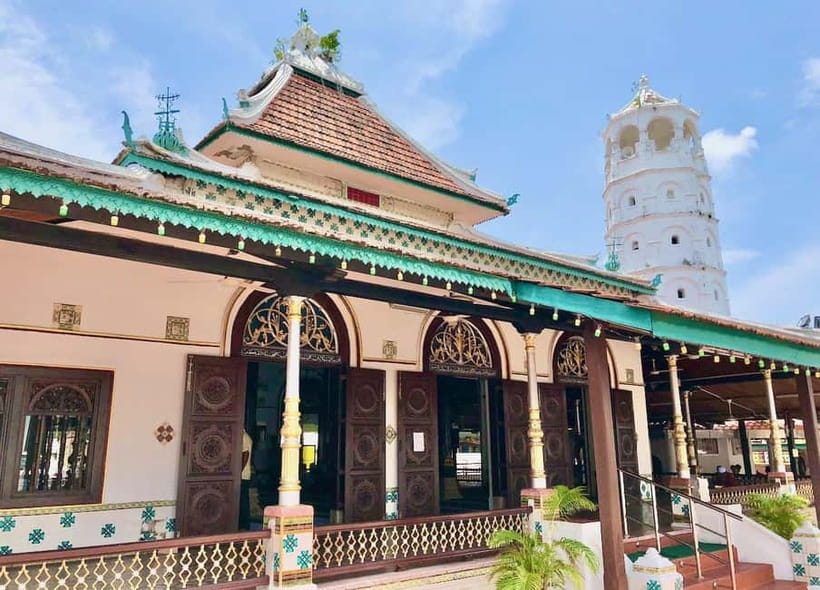 From Kuala Lumpur: Historical Private Malacca Day Tour - Dutch Square puts Malacca’s colonial past in one frame