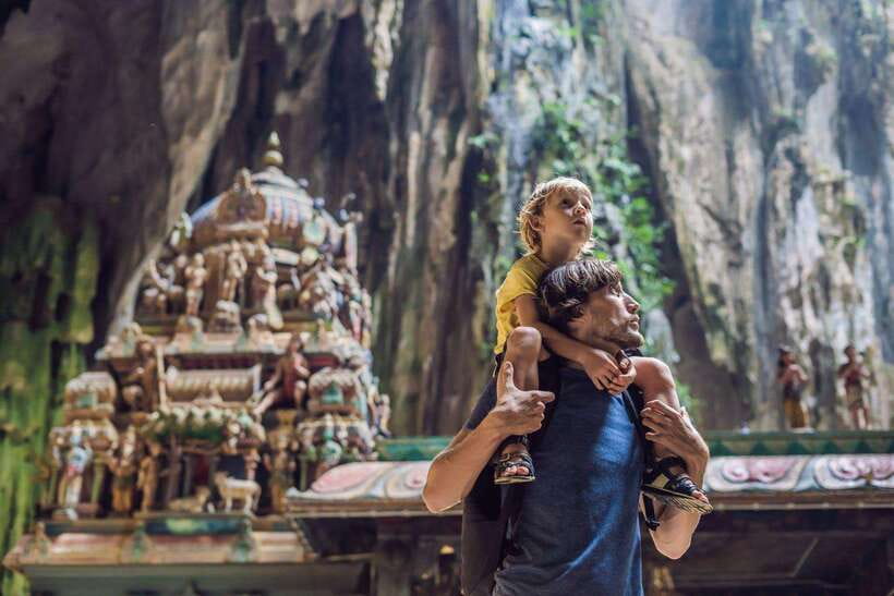 From Kuala Lumpur: Private Batu Caves Cultural Tour - Ramayana Caves brings Hindu storytelling indoors