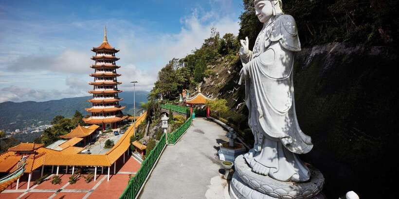 From Kuala Lumpur: Private Genting Highlands Day Trip - Leaving Kuala Lumpur for the mountains