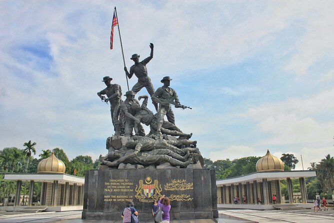 From Port Klang Petronas Twin Tower Batu Caves & KL City Tour - Chinatown and Central Market for local color