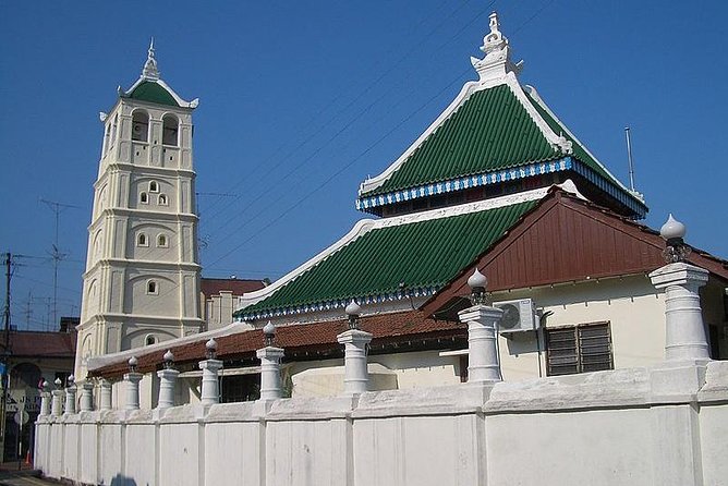 Full-Day Malacca City Tour from Kuala Lumpur - Memorials, wells, and local legends
