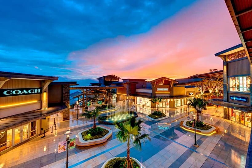 Genting Highland: Premium Outlets Cable Car - The 10-minute ascent is short but scenic