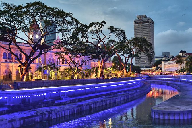 Glittering Night at Lake Symphony, River of Life & Saloma Bridge - Chinatown: 30 minutes among stalls and hawker food