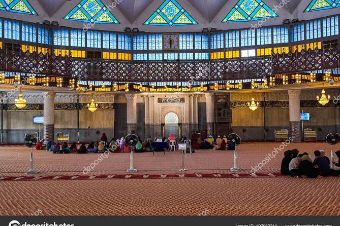Half Day City Tour ( 4 hours ) - Merdeka Square reveals Kuala Lumpur’s colonial past