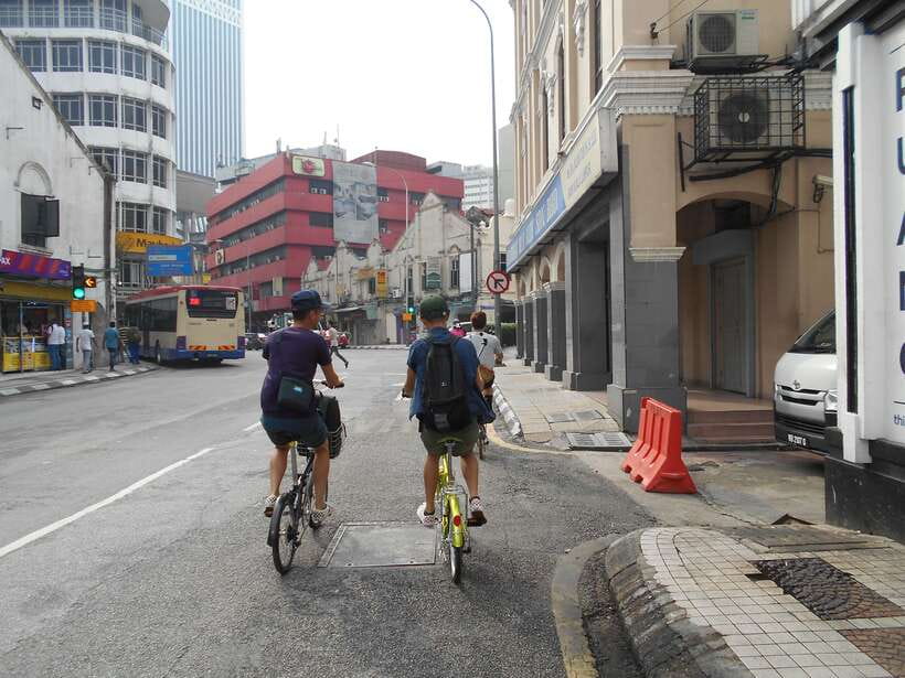 Hidden Kuala Lumpur: 4-Hour Bike Tour - A Local Market Behind a Narrow Passage