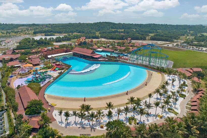 Johor: Adventure Waterpark Desaru Coast Entry Ticket - Tidal Wave Beach and the giant wave pool