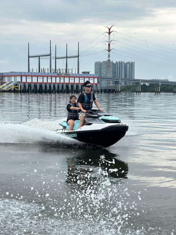Johor Bahru : Seadoo JetSki 30mins Self Ride Tour (Double) - Passing Woodlands Checkpoint and Sembawang Park