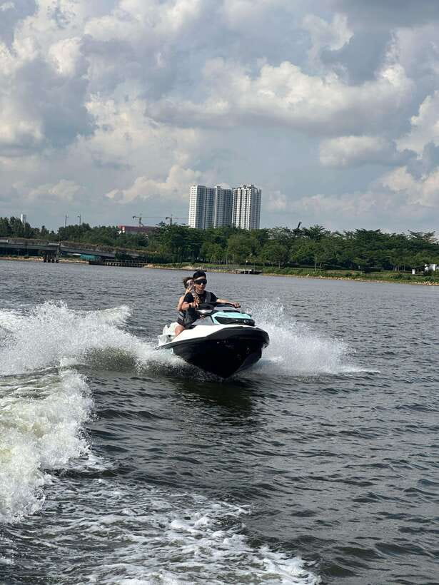 Johor Bahru : Seadoo JetSki 30mins Self Ride Tour (Double) - Who will enjoy this SEA-DOO ride most
