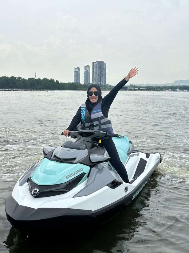 Johor Bahru : Seadoo JetSki 30mins Self Ride Tour(Single) - Taking control of the SEA-DOO