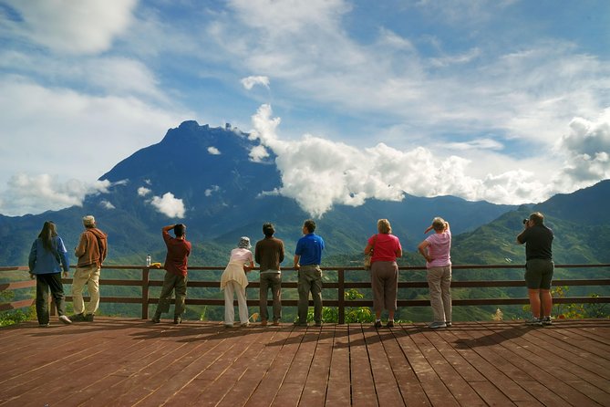 Kinabalu Park & Poring Hot Spring & Canopy Walk - Nabalu Market and the first mountain view