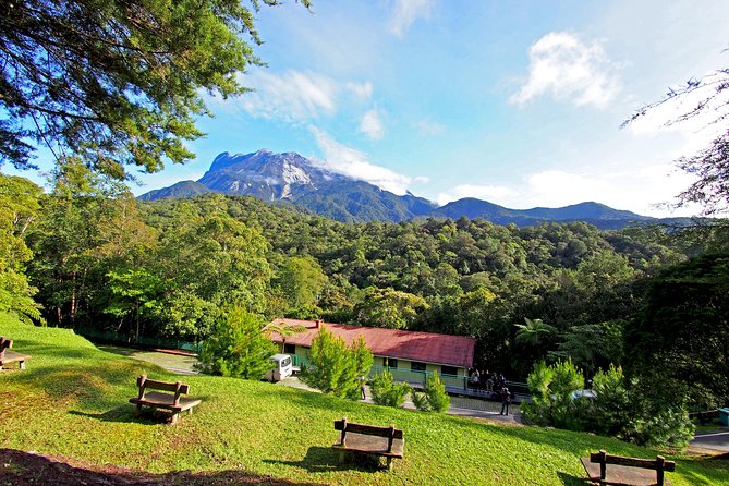 Kinabalu Park With Rumah Terbalik & Desa Cow Farm - Nabalu Handicraft Market and a useful mountain break