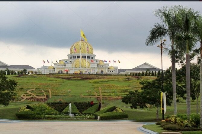 KL in a Day: 10-Hour Adventure Through the Heart of the City - Batu Caves and the 272-step climb
