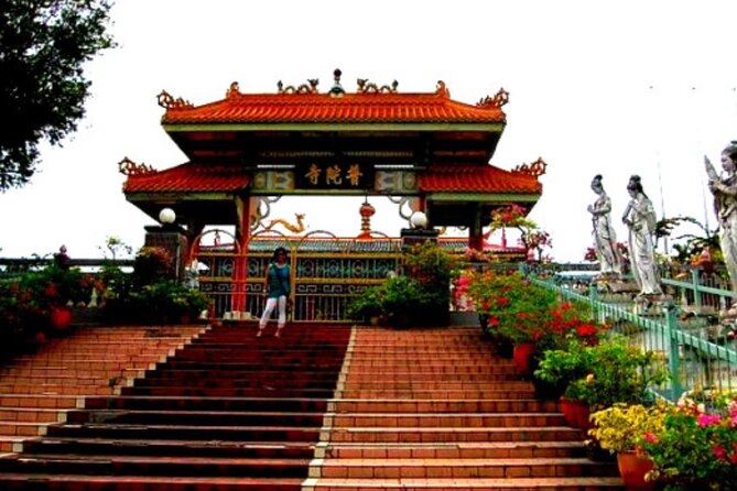 Kota Kinabalu City Tour Cultural & Heritage Tour with Lunch - Gaya Street turns sightseeing into a meal