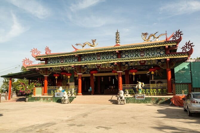 Kota Kinabalu Half Day City Tour with Professional Tour Guide - What the $94 price really gives you