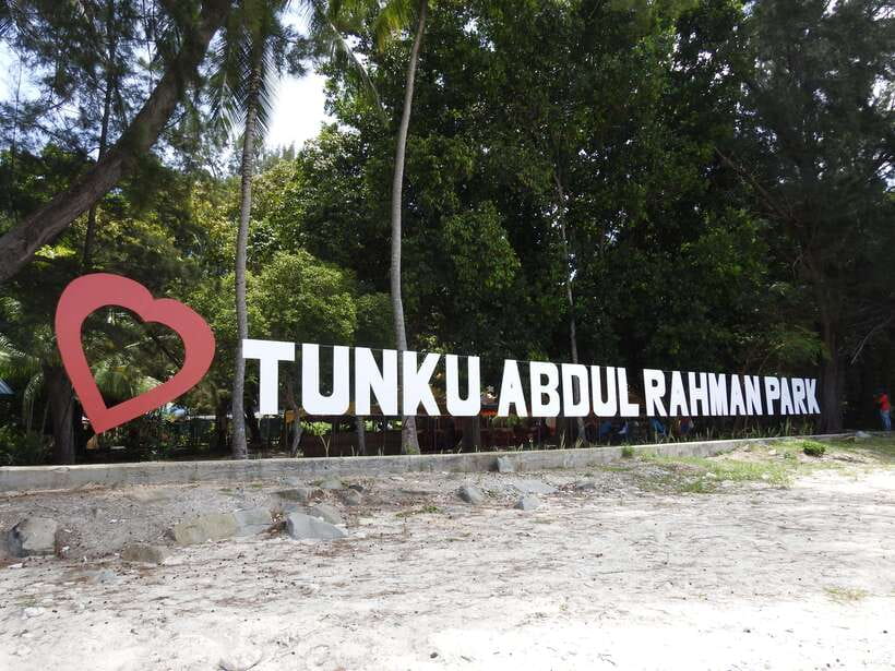 Kota Kinabalu: Island Hopping with Snorkeling & Meal - What this Kota Kinabalu island trip actually offers