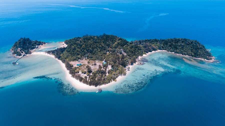 Kota Kinabalu : Snorkeling at Ara Dinawan Private Island - Why the beach facilities are the strongest feature