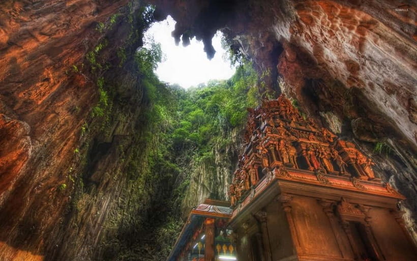 Kuala Lumpur Adventure:Kanching Falls, Ramayana & Batu Caves - Ramayana Cave and its colorful Hindu storytelling