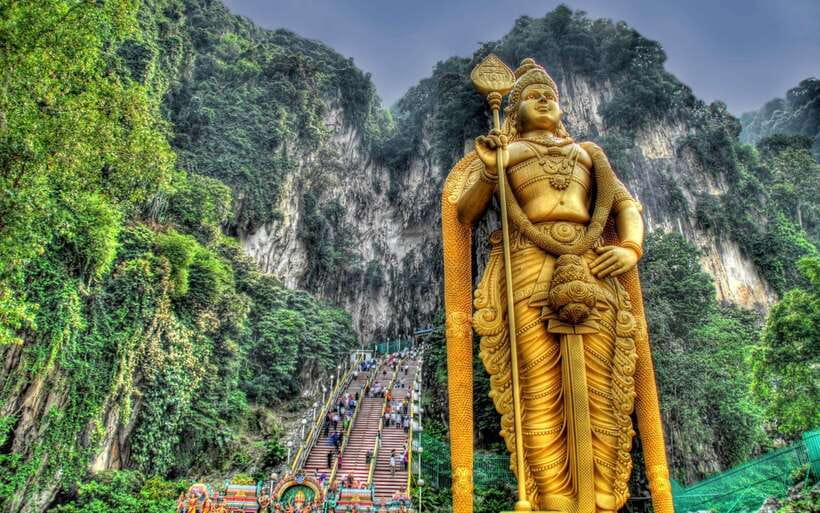 Kuala Lumpur: Batu Caves & Genting Private Day Trip - The 272 steps at Batu Caves