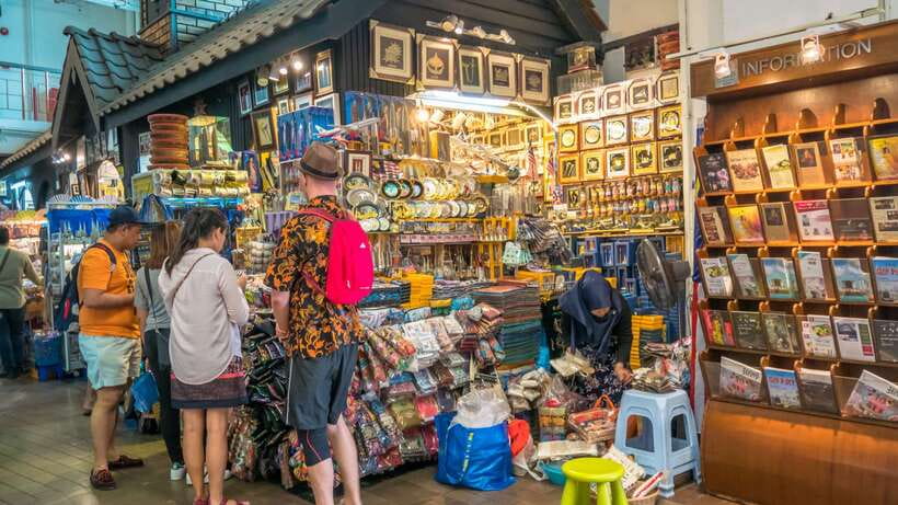 Kuala Lumpur: Batu Caves & Historic Buildings Tour - Chinatown, Petaling Street and the city’s food culture