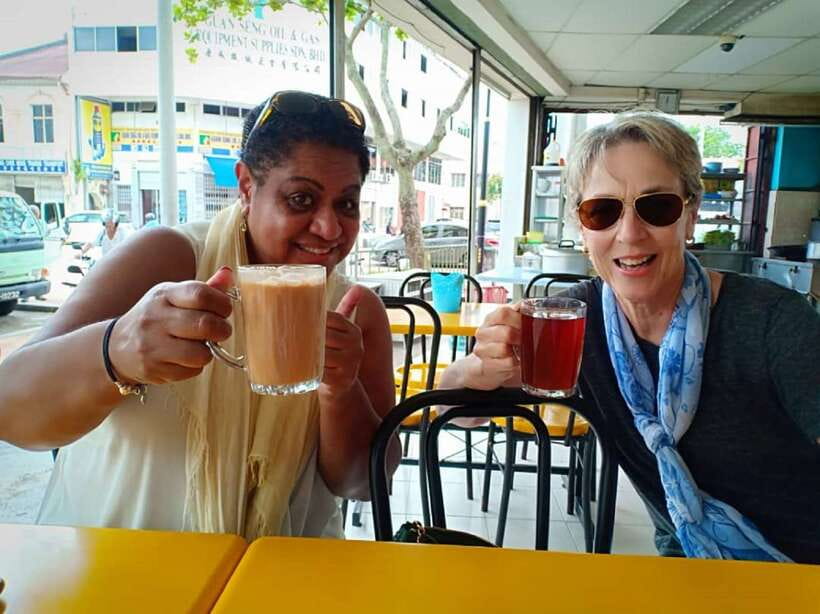 Kuala Lumpur: Batu Caves & Historic Buildings Tour - The guides are the strongest part