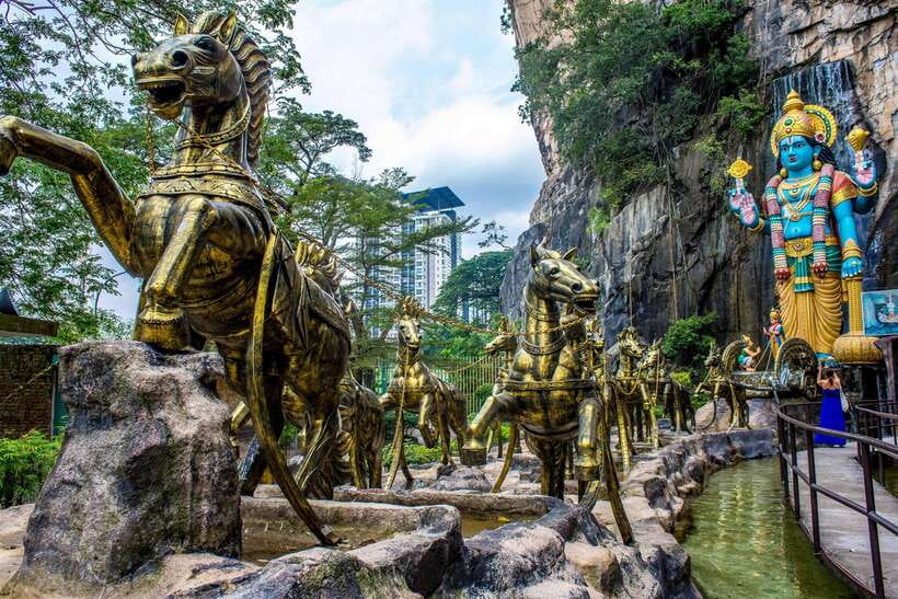 Kuala Lumpur : Batu Caves Private Tour - The best time to go