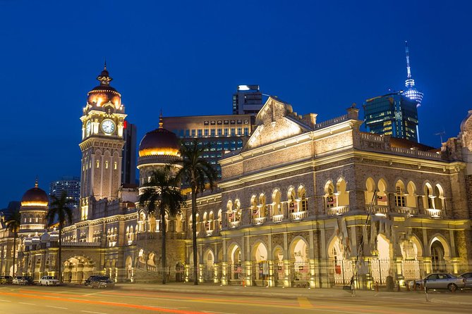 Kuala Lumpur by Night: Cultural Sights, City Lights & Local Vibes - Chinatown: 30 minutes among stalls and food