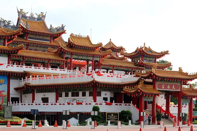 Kuala Lumpur City & Batu Caves Temple Private Tour - National Mosque and Malaysia’s Muslim identity