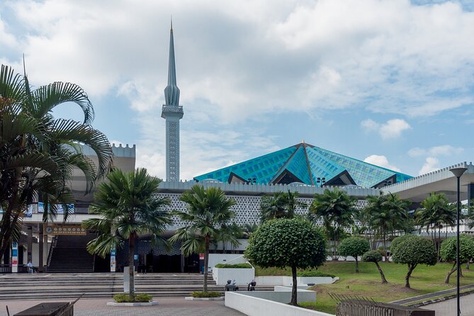 Kuala Lumpur City & Batu Caves Temple Private Tour - National Monument and the meaning of Tugu Negara