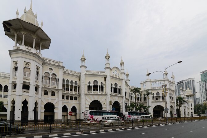 Kuala Lumpur City Tour Full Day 8 hours - River of Life, Jamek Mosque, and the National Mosque
