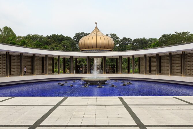 Kuala Lumpur City Tour Full Day 8 hours - The River of Life, Jamek Mosque, and the city’s beginnings