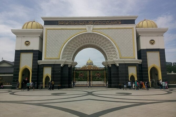 Kuala Lumpur City Tour Full Day 8 hours - Chinatown, Central Market, and two important temples