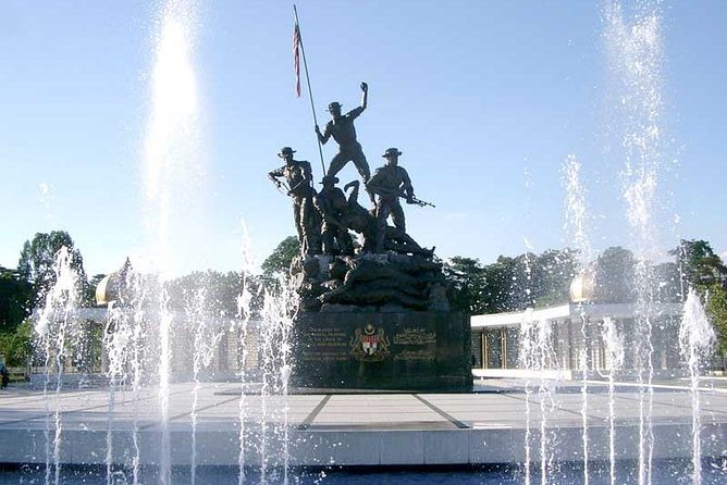 Kuala Lumpur City Tour - Half Day - National Monument: remembering independence