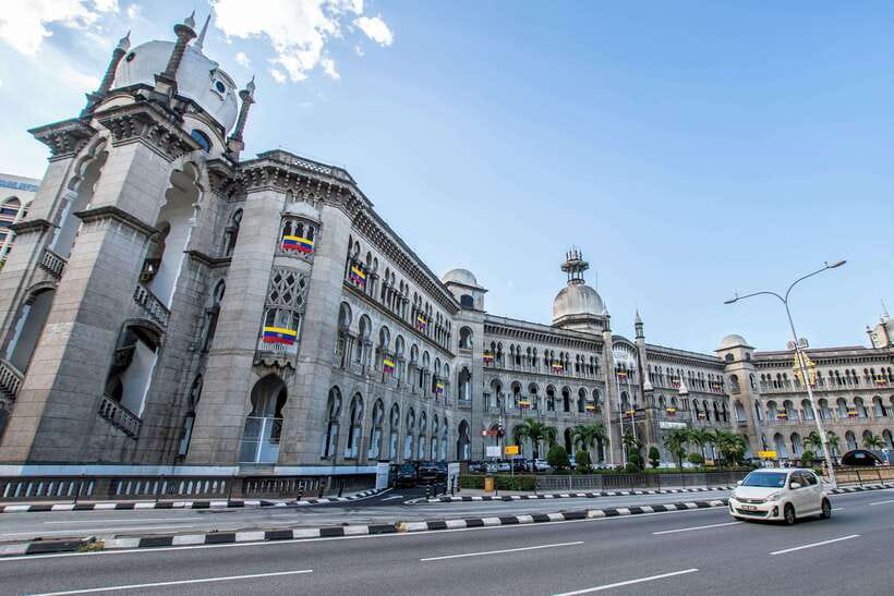 Kuala Lumpur: City Tour, KL Tower Ticket & Putrajaya w/ Boat - Comfort, vehicle size, and private touring